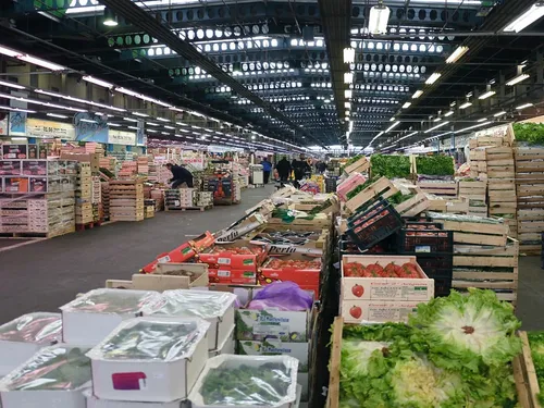 Marché de Rungis : un SDF meurt la gorge tranchée après une...